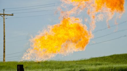 Pozo de gas en Dakota del Norte, Estados Unidos. Foto: Tim Evanson.