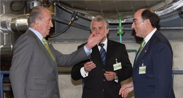 El rey Juan Carlos e Ignacio Galán durante la inauguración de la planta de Iberinco en Riga. Foto: Iberdrola.