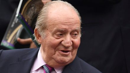 Juan Carlos de Borbón en un partido del torneo de tenis de Wimbledon. Foto: REUTERS/David Ramos.