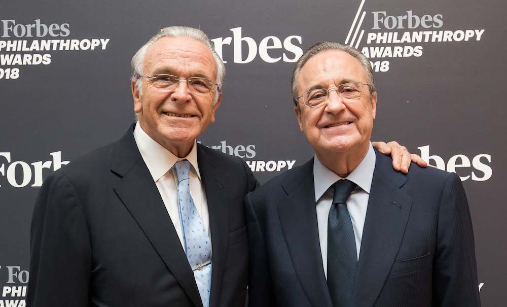 Isidro Fainé, presidente de la Fundación 'la Caixa', con Florentino Pérez, presidente de ACS, en la entrega de los Premios a la Filantropía de Forbes. Foto: La Caixa.