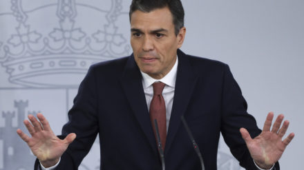 Pedro Sánchez durante una rueda de prensa en Moncloa. Foto: Reuters / Susana Vera.